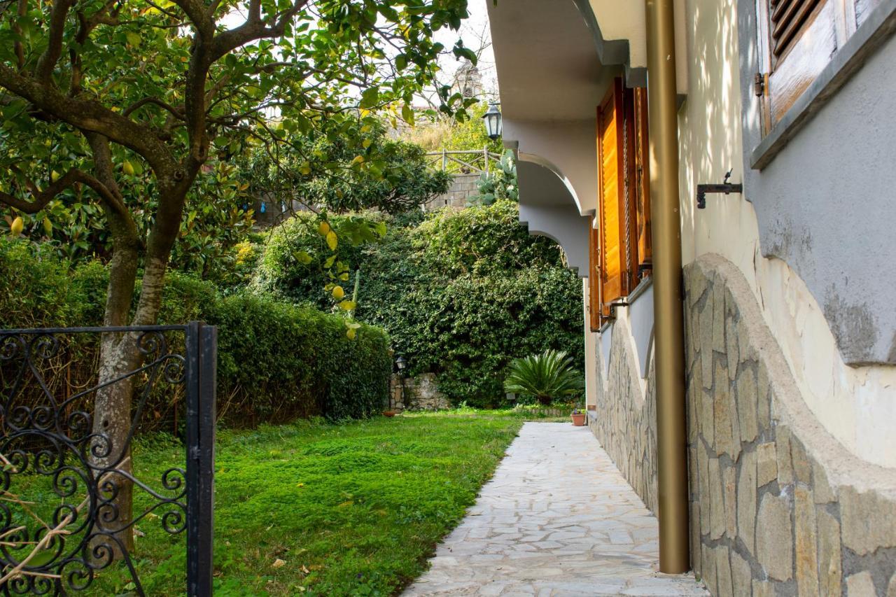 Villa Dei Fiori - Exclusive Villa With Garden In Sorrento Coast Vico Equense Bagian luar foto