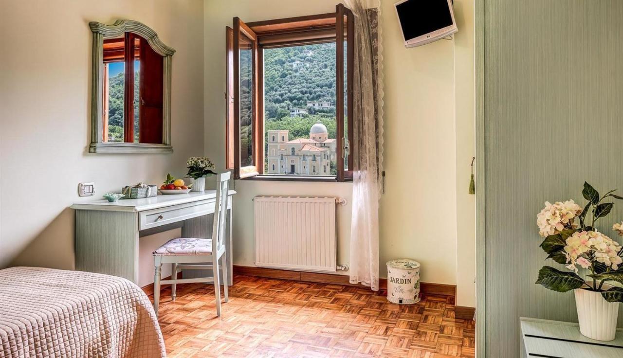 Villa Dei Fiori - Exclusive Villa With Garden In Sorrento Coast Vico Equense Bagian luar foto